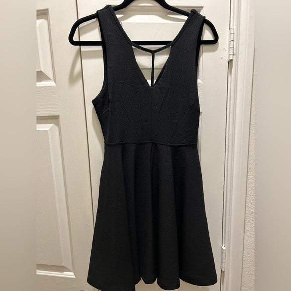 MINKPINK: Don't Cross Me Dress Fit & Flare A-line Black Dress size Small - Picture 9 of 9